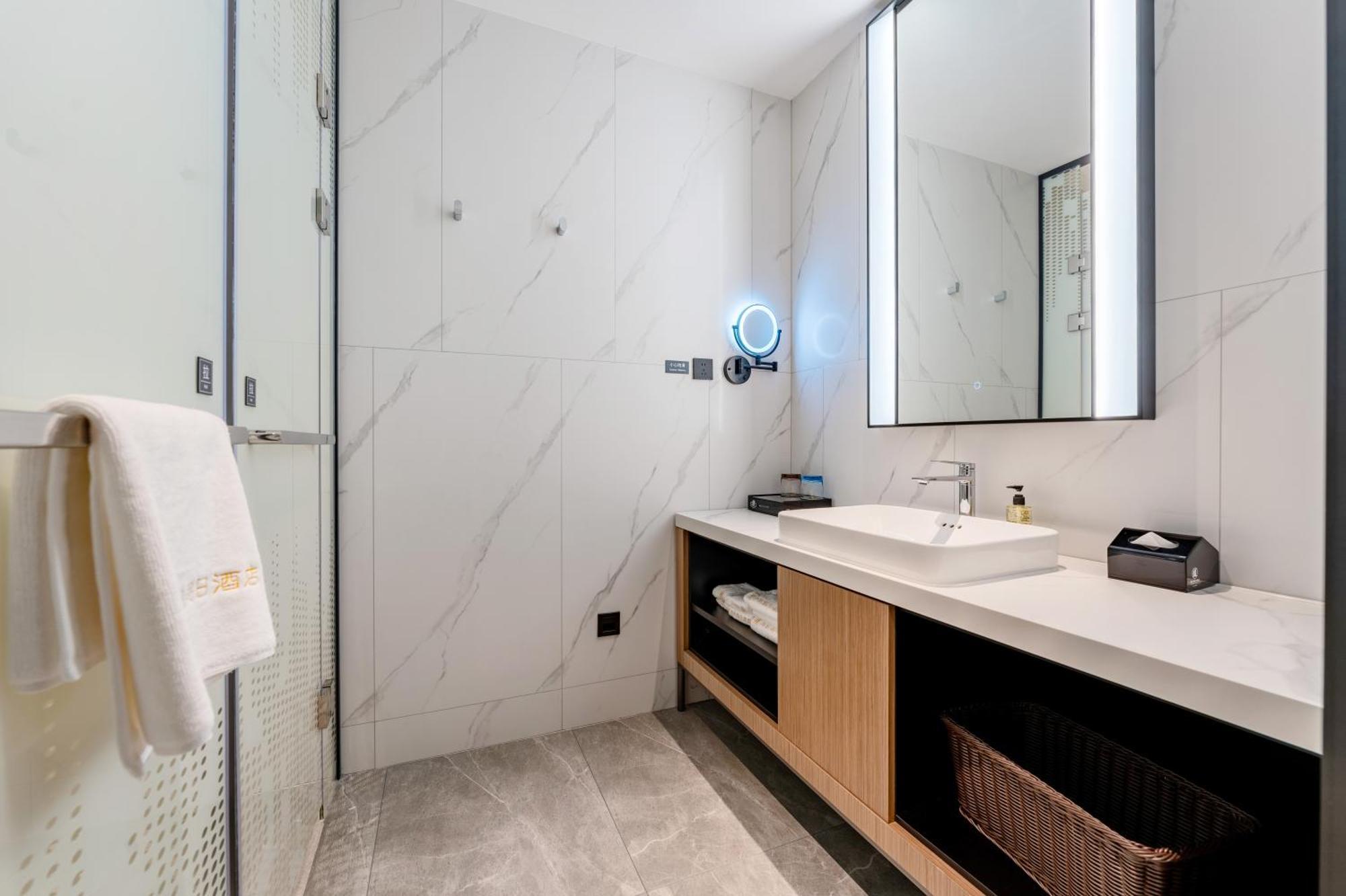 Liang Fan Holiday Inn Quảng Châu Ngoại thất bức ảnh