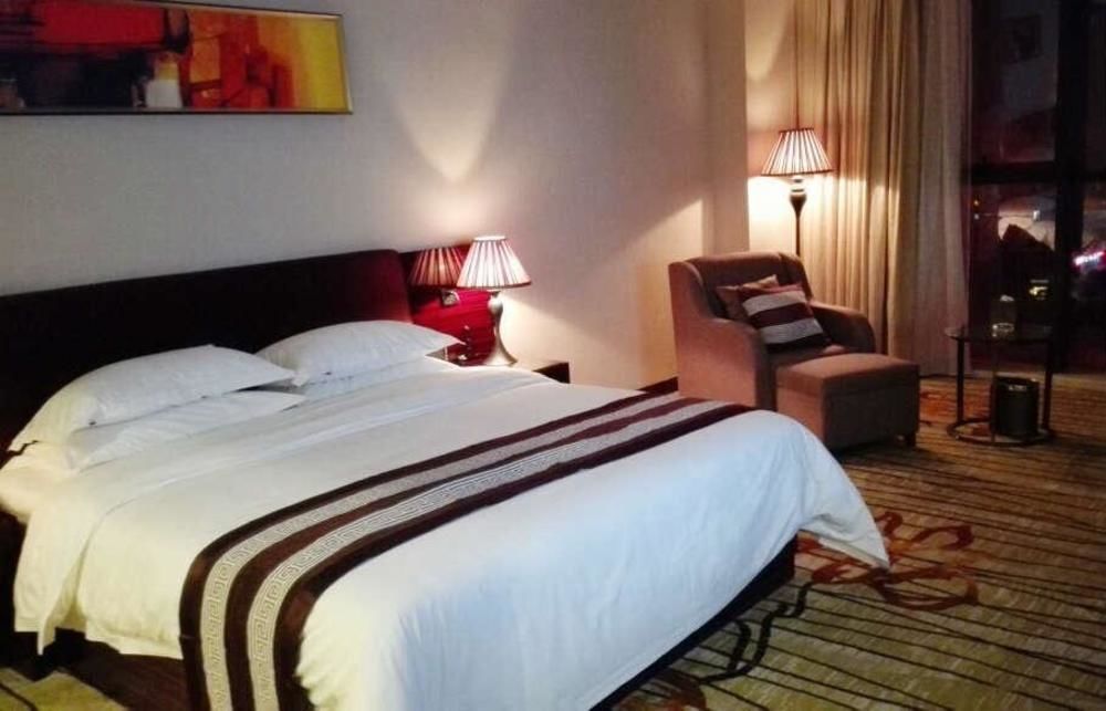 Liang Fan Holiday Inn Quảng Châu Ngoại thất bức ảnh