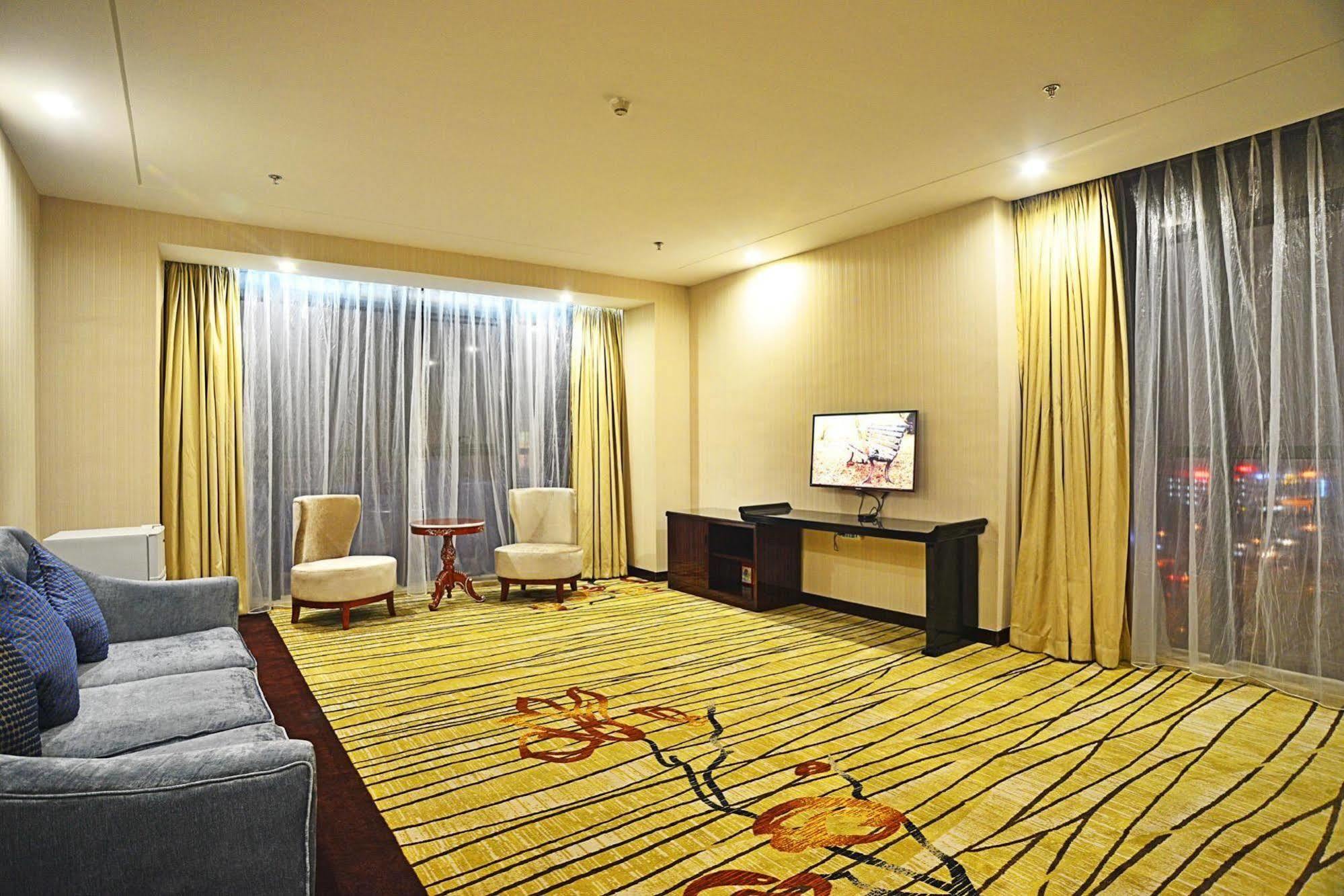 Liang Fan Holiday Inn Quảng Châu Ngoại thất bức ảnh
